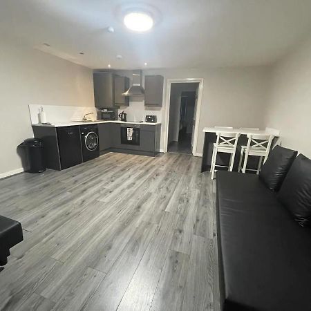 Hosted By Ryan - 2 Bedroom Apartment Liverpool Exteriör bild